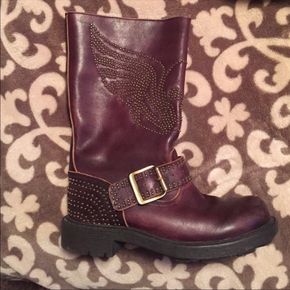 Ash skull stud boots